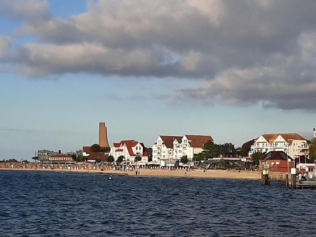Penthouse Ferienwohnung Auszeit, Gerne Mit Hund, Wlan Inkl. Laboe Luaran gambar